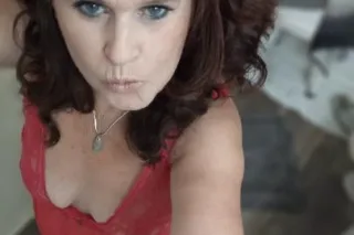 2 girls =1 happy man so lets make you happy - Image 4